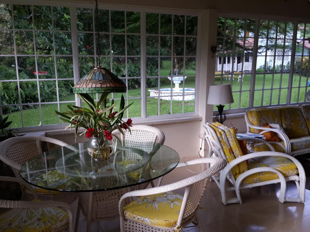 Park Eden Bed & Breakfast Los Llanitos 외부 사진