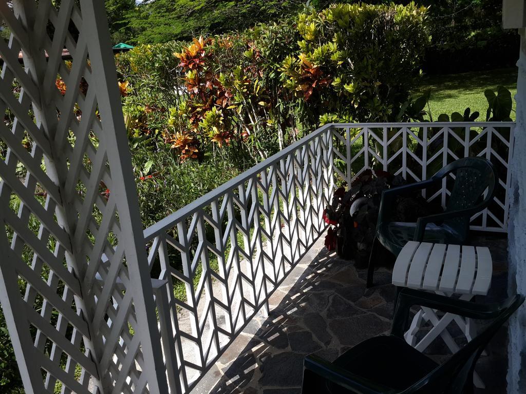 Park Eden Bed & Breakfast Los Llanitos 객실 사진